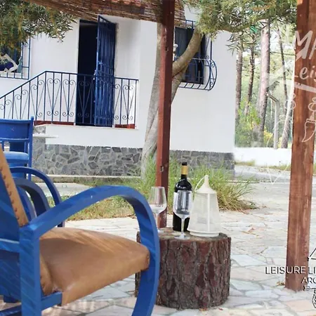 Charming House In Aroeira With Private Pool